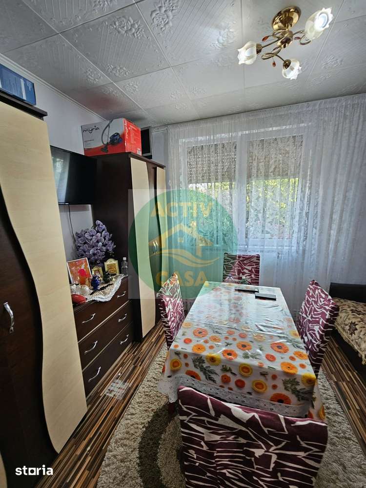 DEVÂNZARE Apartament cu 3camere decomandate - Imagine principală: 2/10