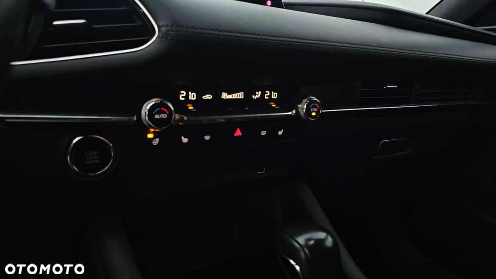 Mazda 3 2.0 mHEV AWD Hikari - 25