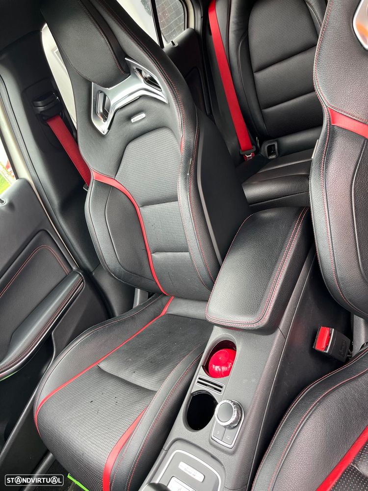 Mercedes-Benz A 45 AMG 4Matic Speedshift 7G-DCT PETRONAS 2015 World Champion Edition - 16