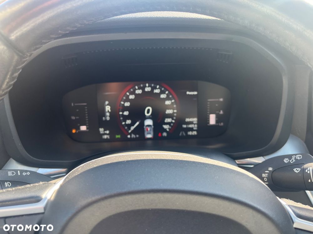 Volvo XC 60 D4 Momentum Pro - 9