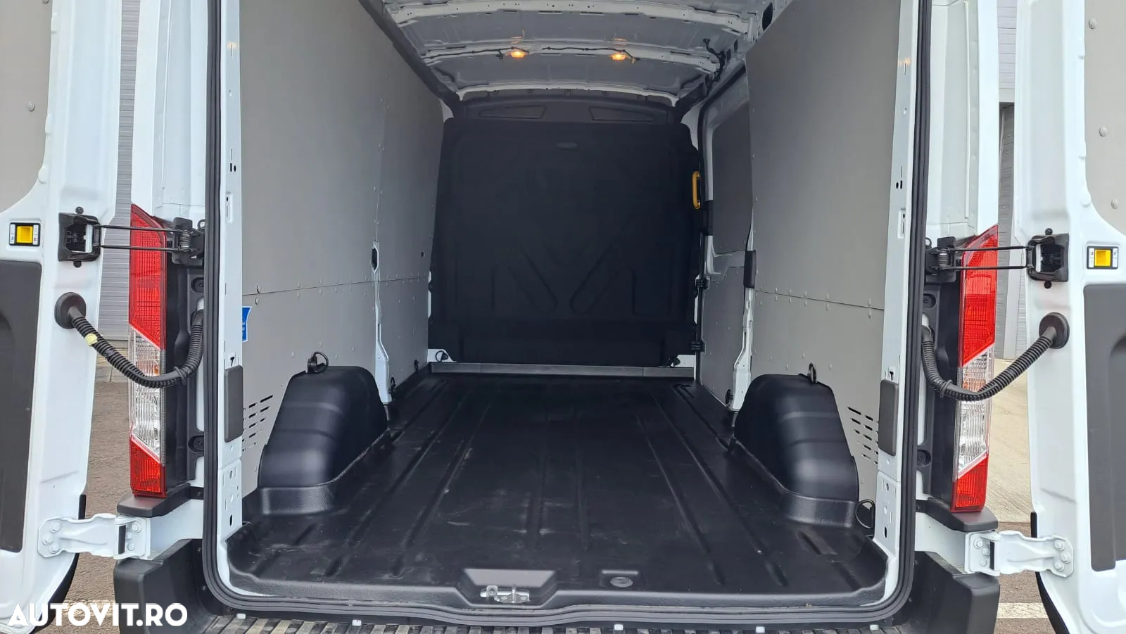 Ford NEW TRANSIT VAN L3H2 FWD - 11