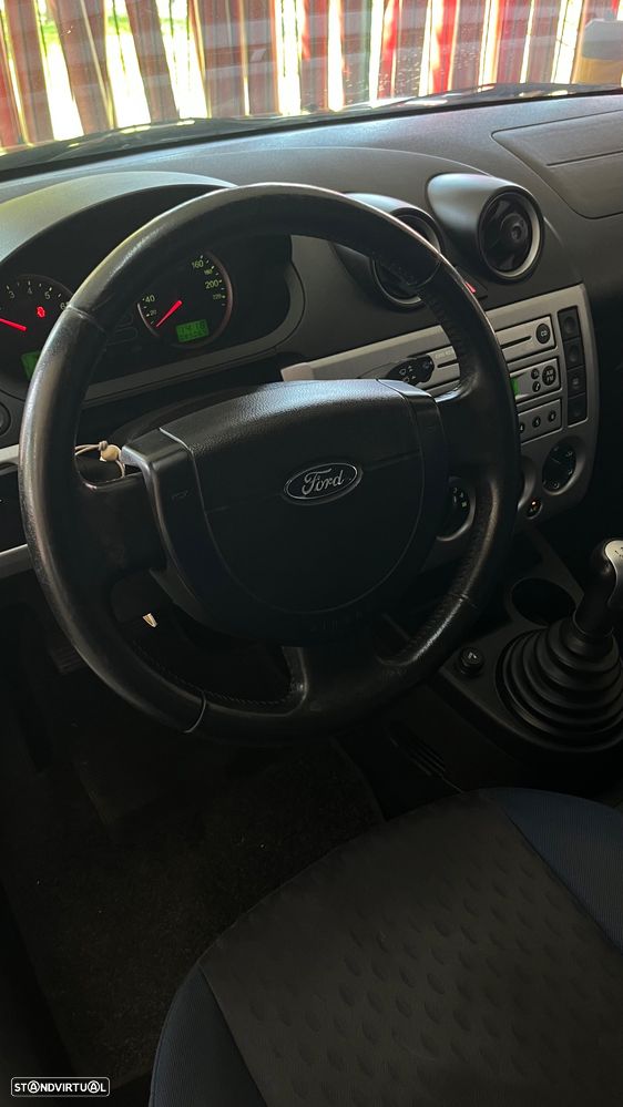 Ford Fiesta 1.25 Trend - 15