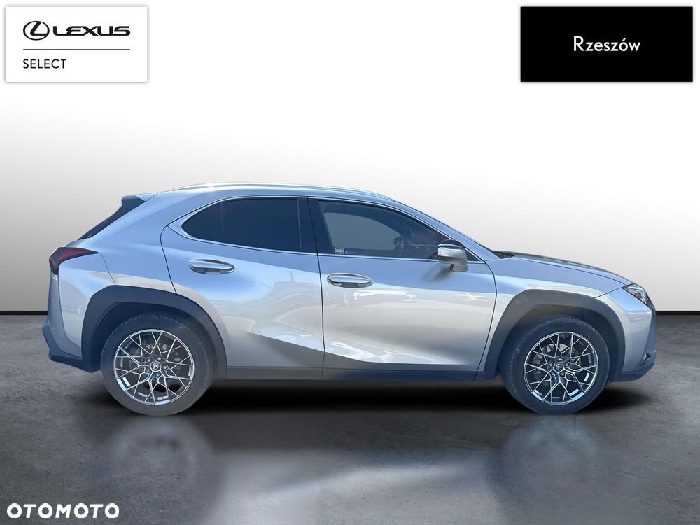 Lexus UX - 6