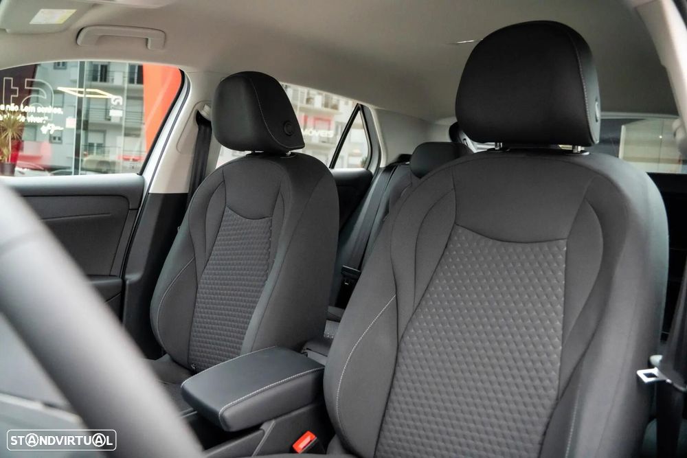 VW T-Roc 1.5 eTSI Life DSG - 32