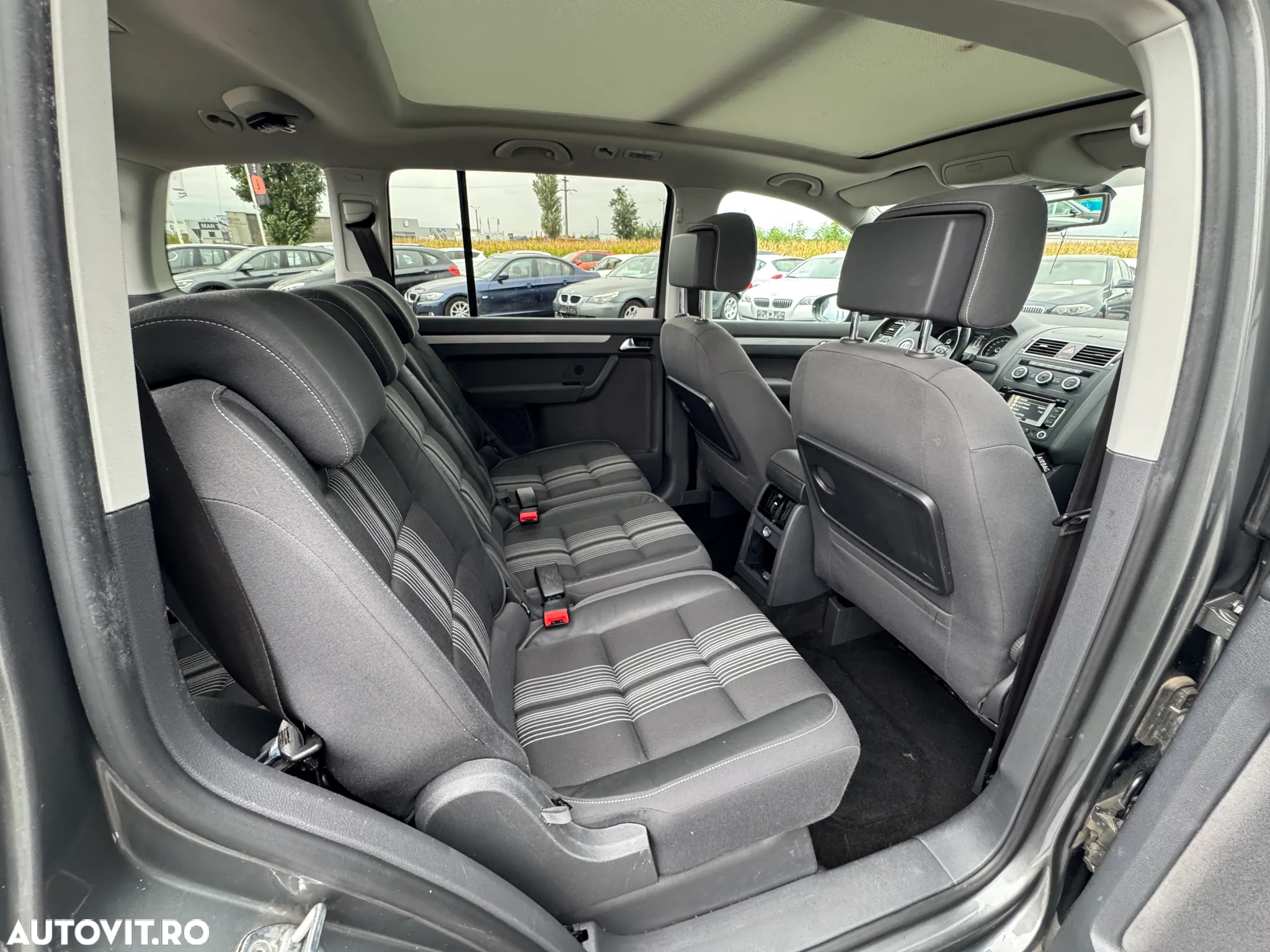 Volkswagen Touran 2.0 TDI DPF BlueMotion Technology MATCH - 21