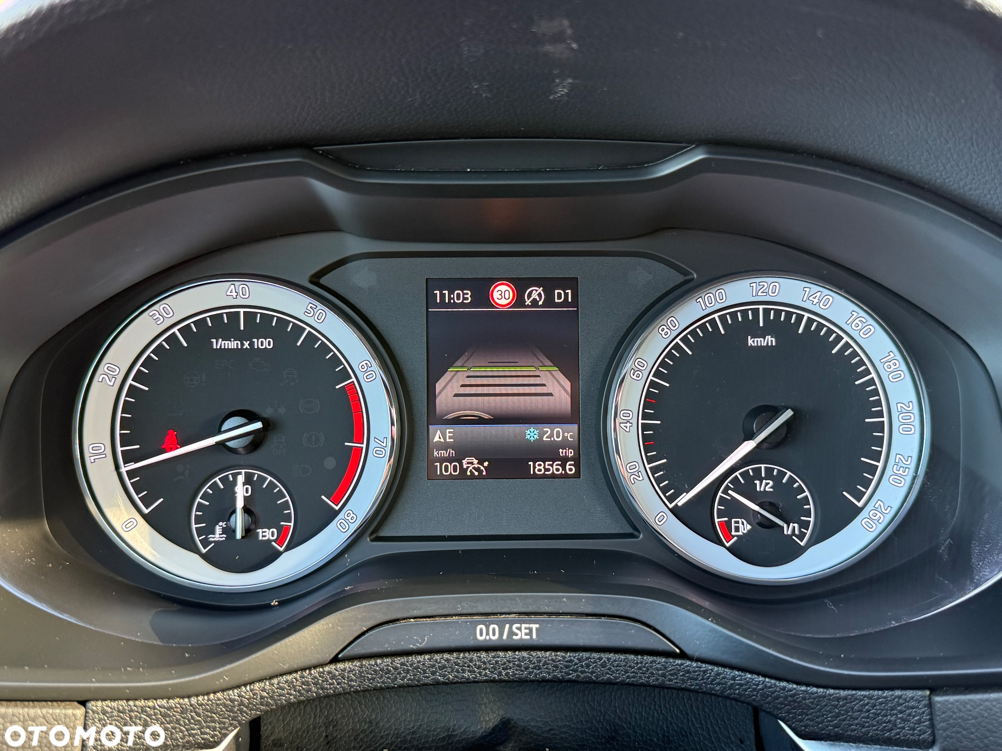 Skoda Karoq 1.5 TSI ACT 4x2 Ambition DSG - 16