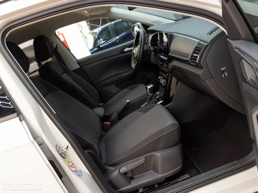 VW T-Cross 1.0 TSI Urban DSG - 12