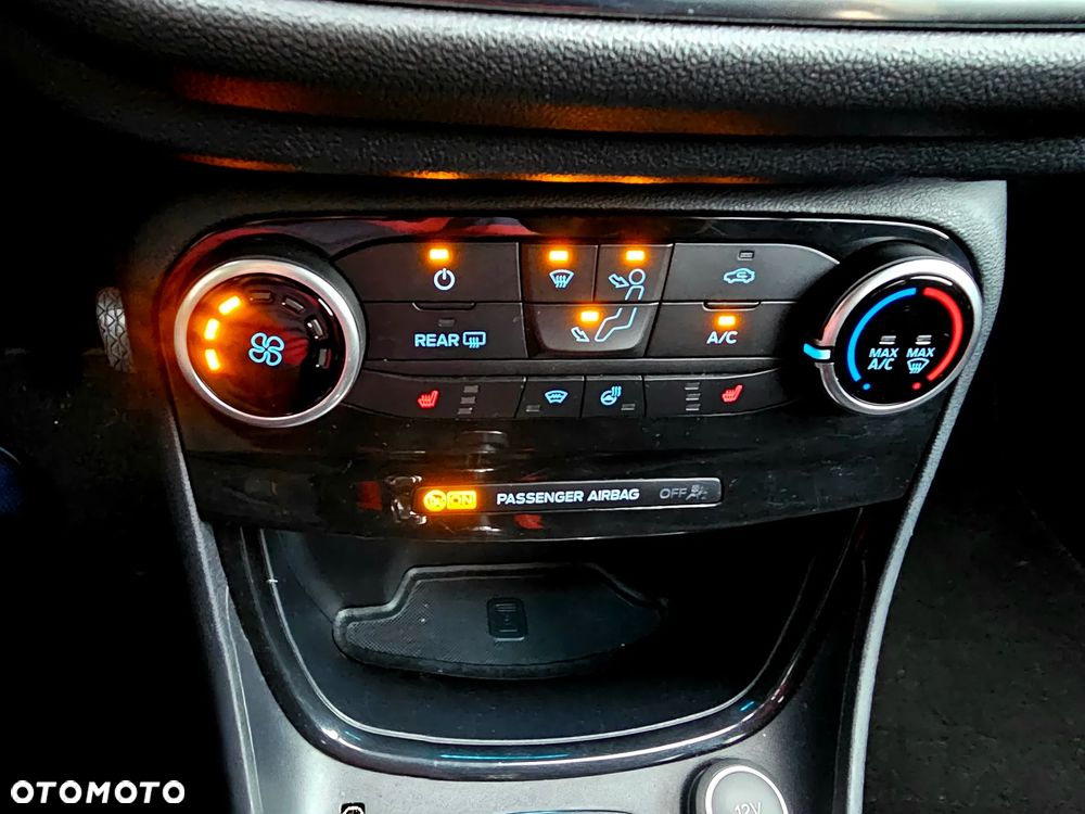 Ford Puma 1.0 EcoBoost Hybrid TITANIUM - 24