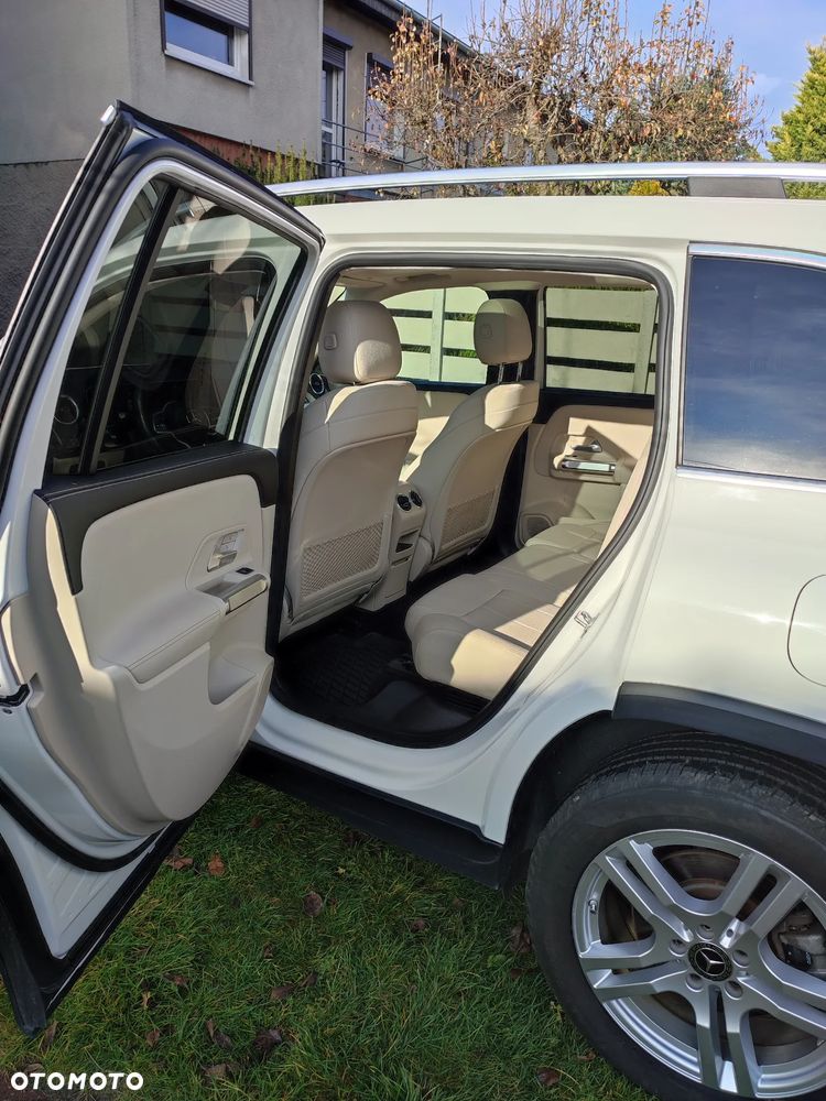Mercedes-Benz GLB 250 4-Matic 8G-DCT - 11