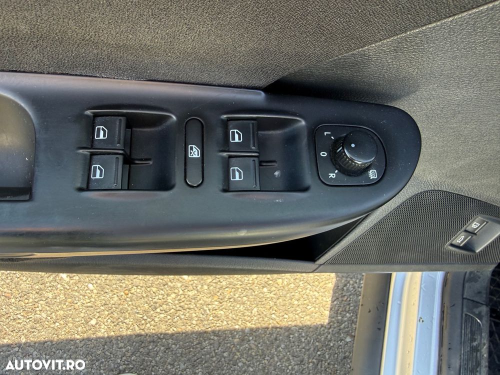 Volkswagen Passat 2.0 TDI Comfortline DPF BlueMotion Technology - 27