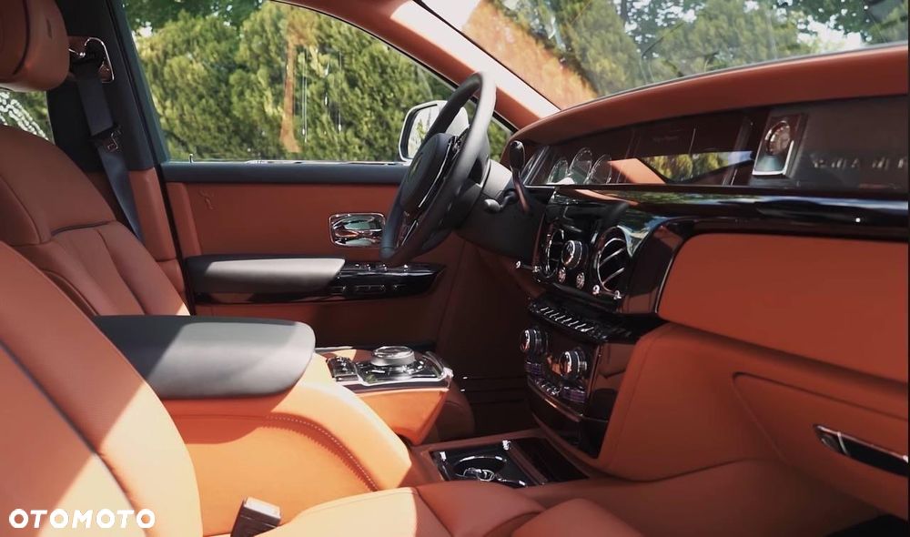 Rolls-Royce Phantom - 7