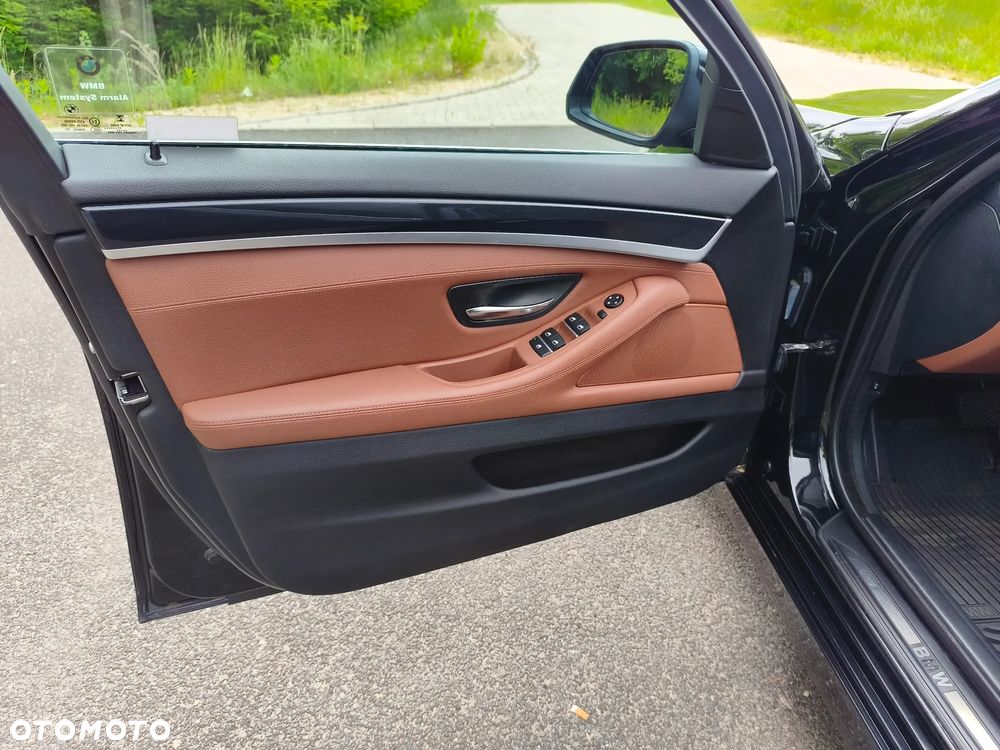 BMW Seria 5 520d - 33