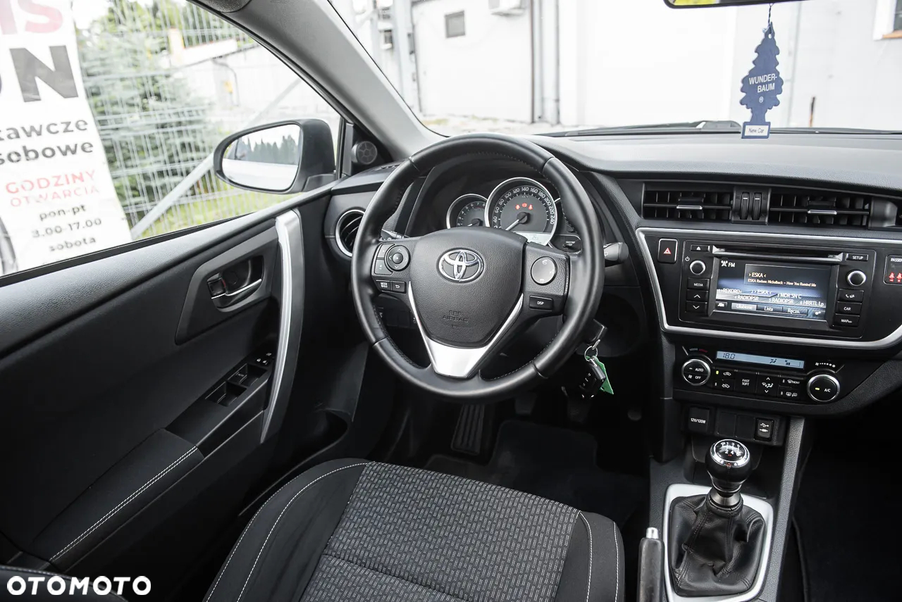 Toyota Auris 1.6 Premium Comfort - 24