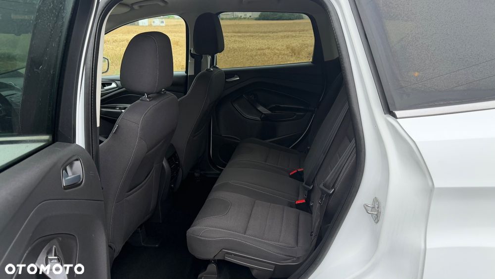 Ford Kuga - 25