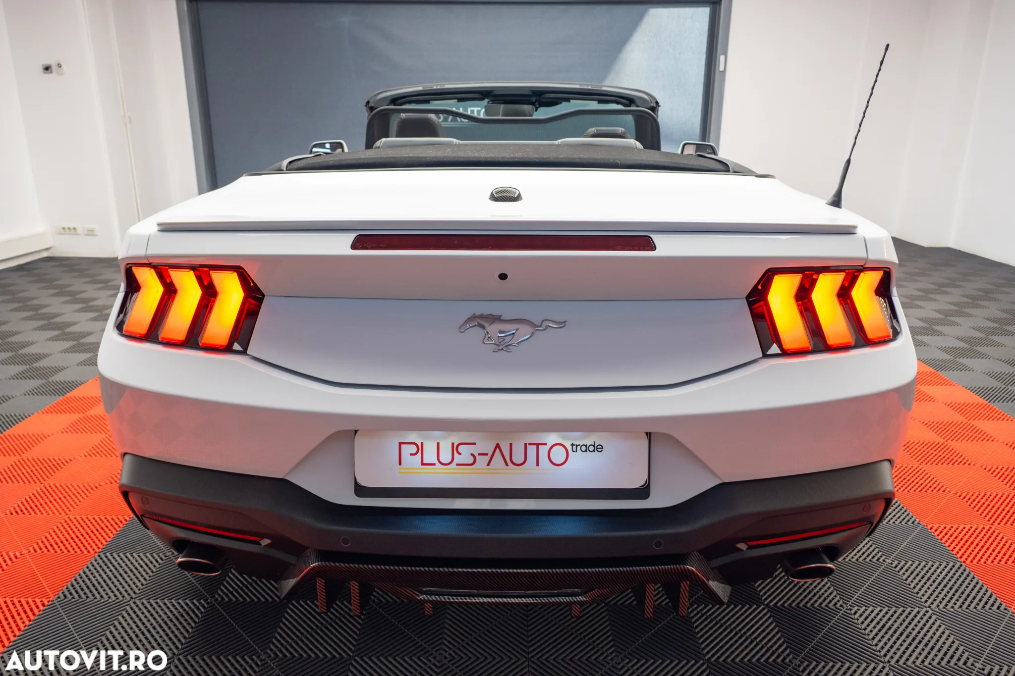 Ford Mustang Cabrio 2.3 Eco Boost - 18