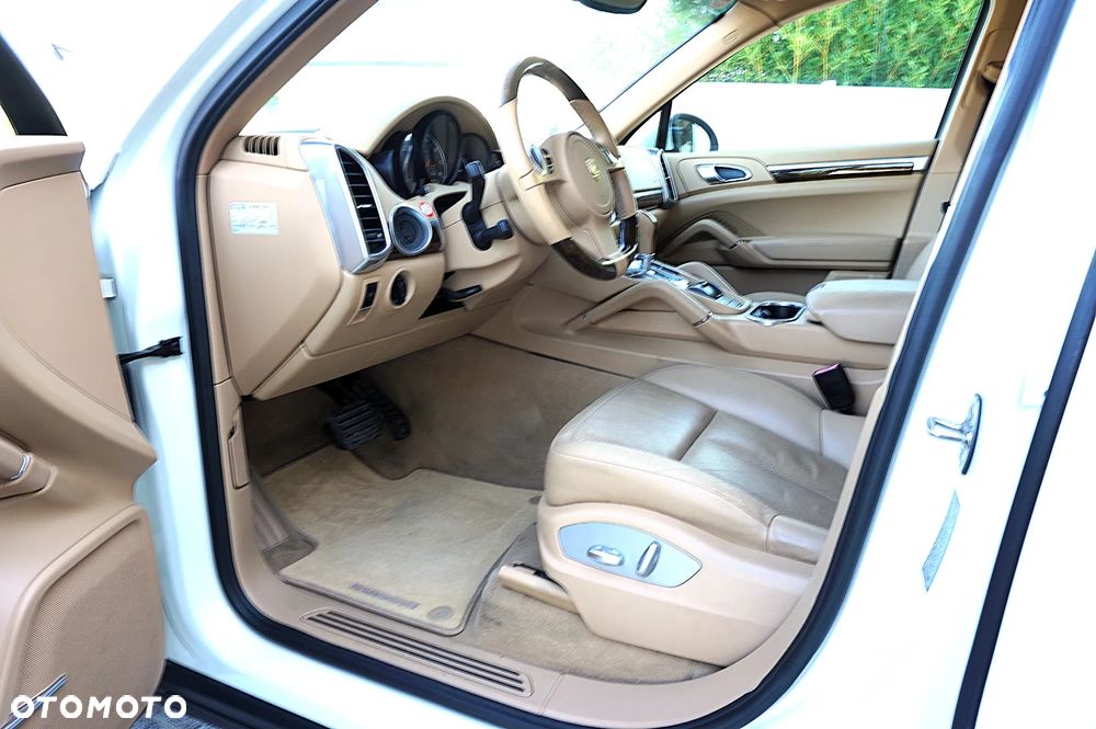Porsche Cayenne - 13