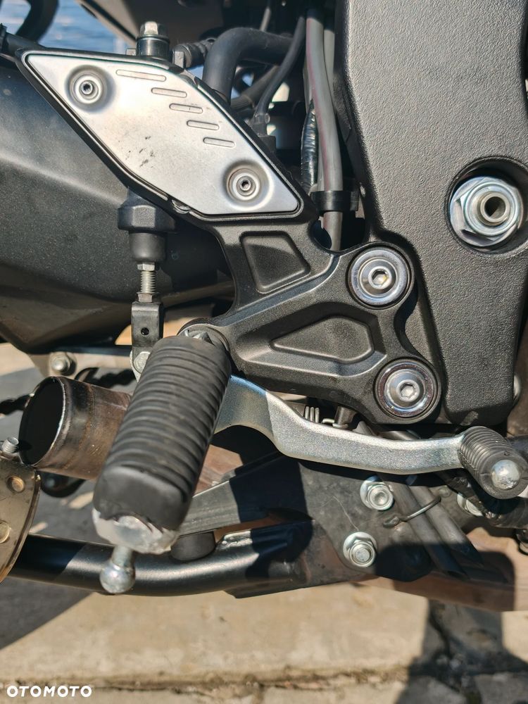 Yamaha FZ8 - 11