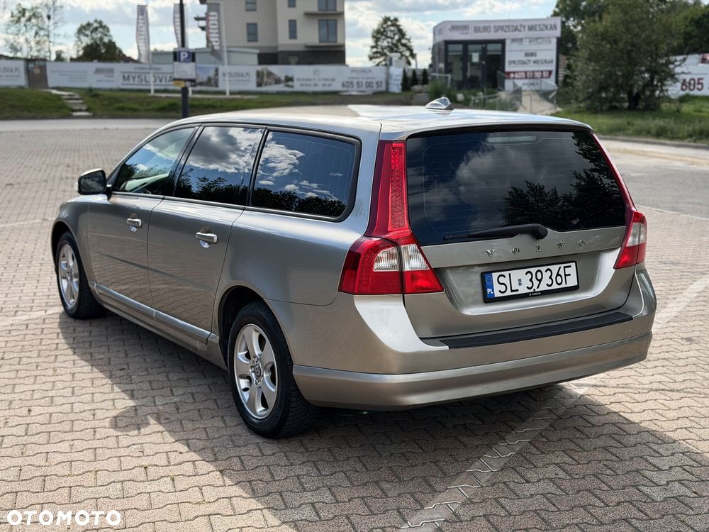 Volvo V70 2.0D Momentum - 4