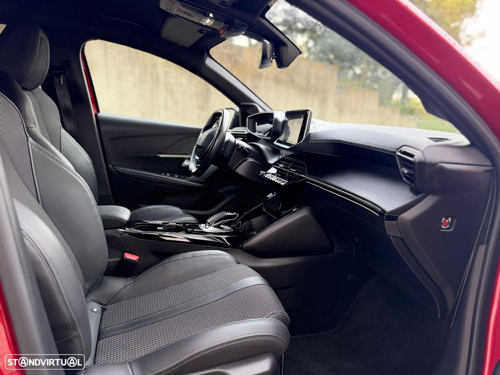 Peugeot e-208 GT - 31