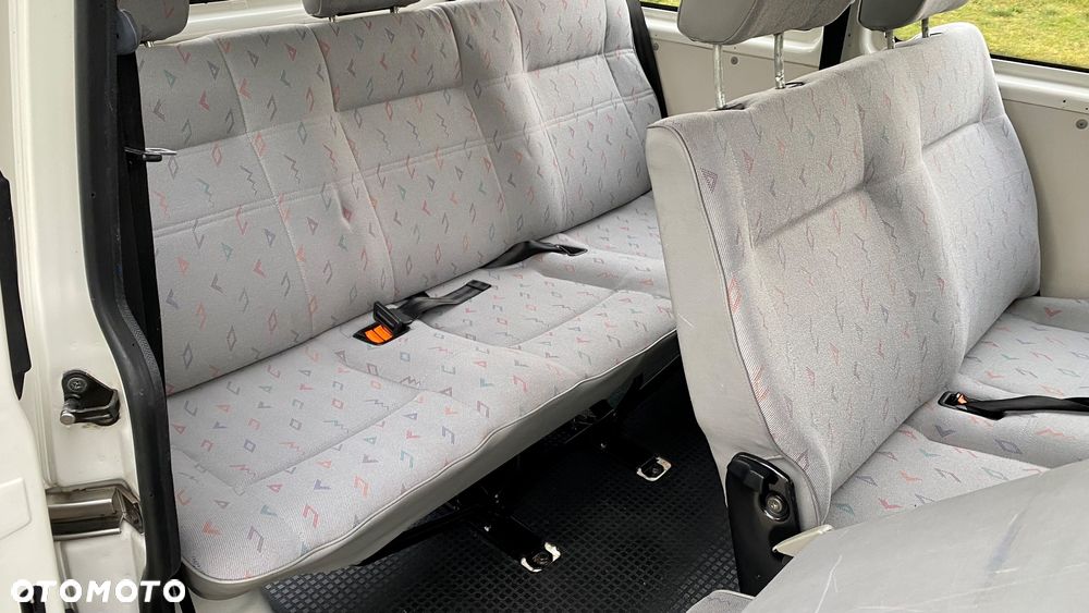 Volkswagen Transporter - 16