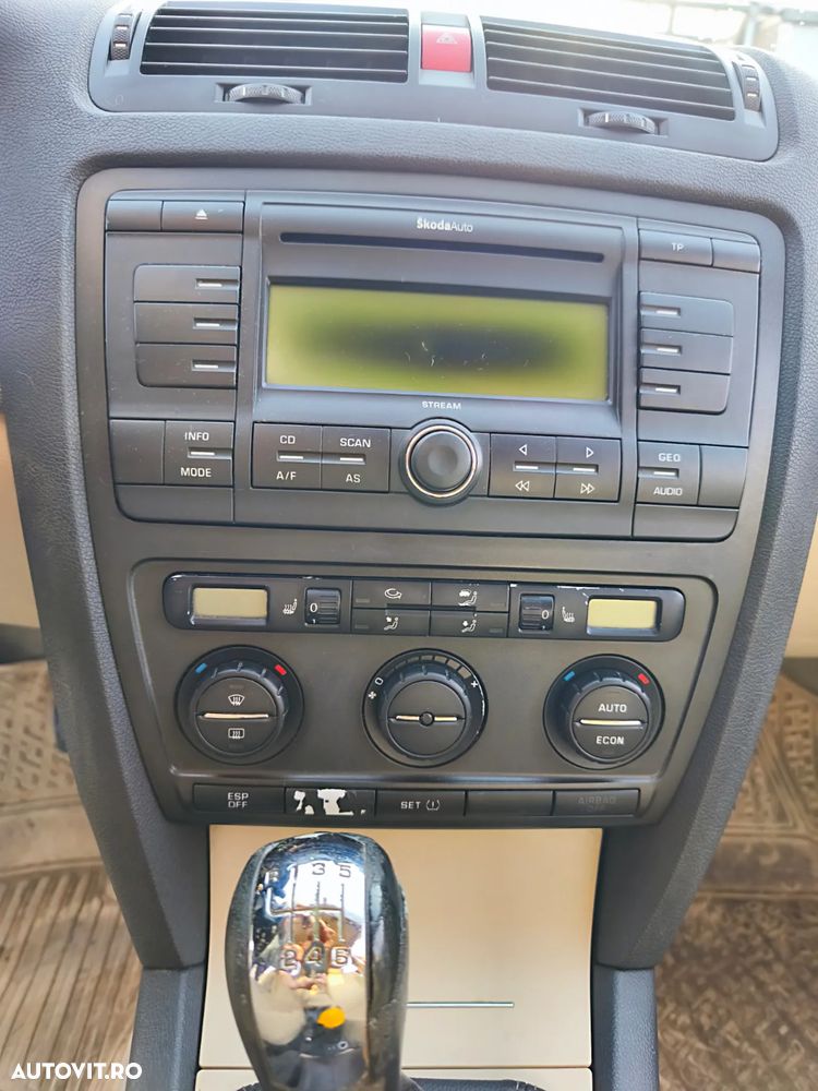 Skoda Octavia 2.0 TDI Elegance - 23