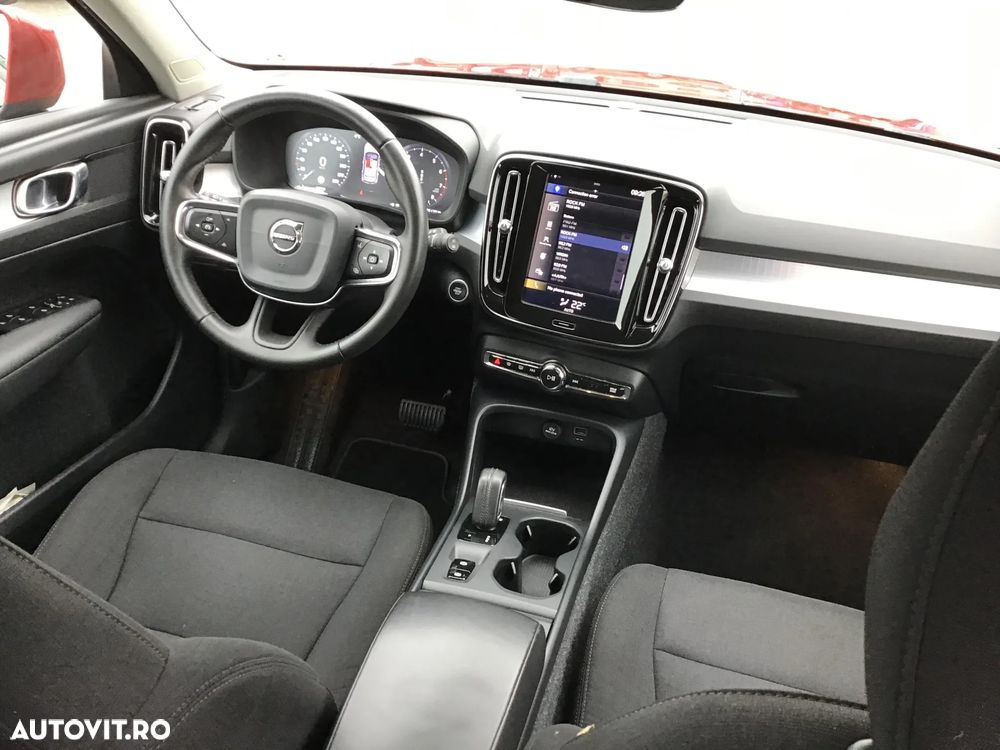 Volvo XC 40 T3 Geartronic Momentum - 25