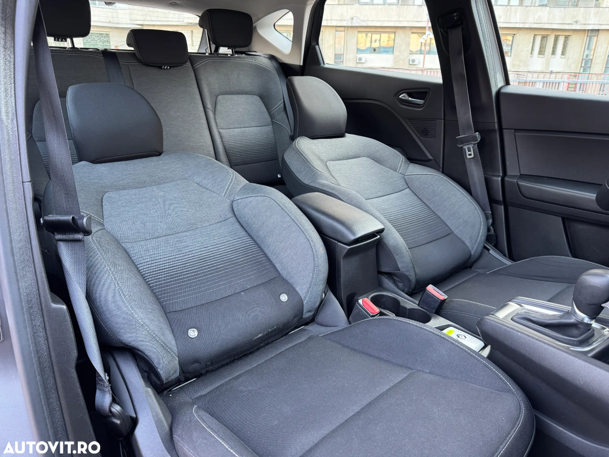 Renault Captur BLUE dCi 115 EDC BUSINESS EDITION - 17