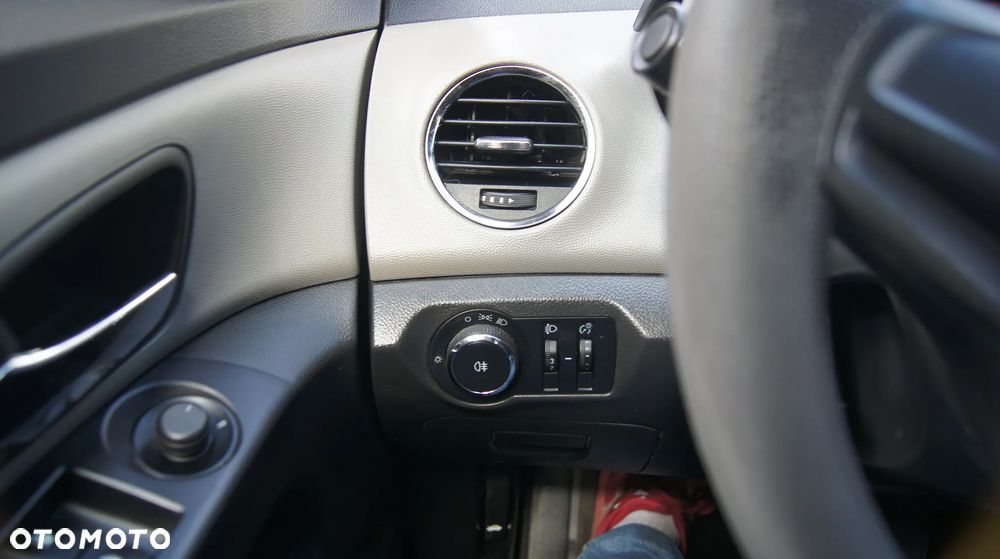 Chevrolet Cruze 1.6 LT - 20