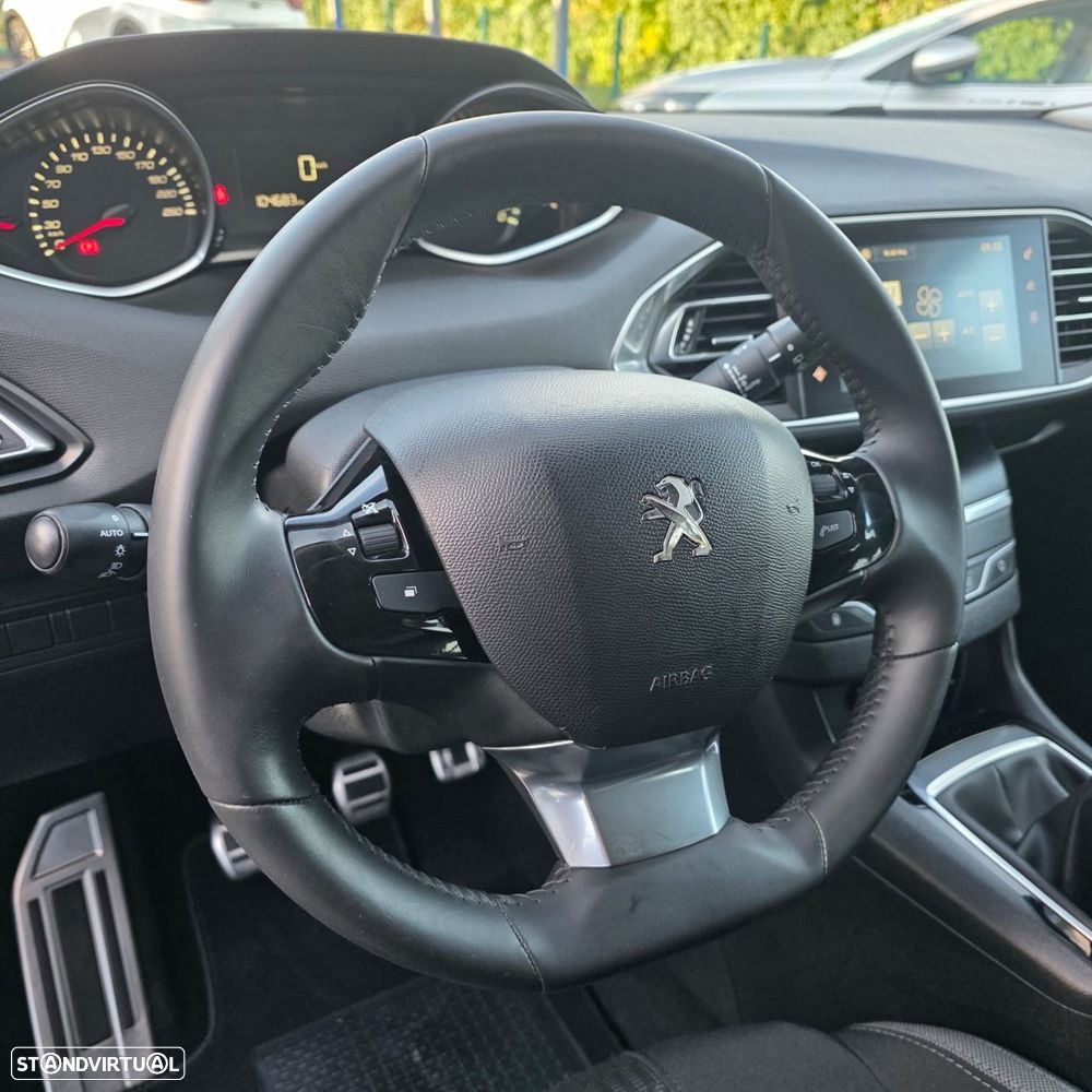 Peugeot 308 1.6 BlueHDi Style J17 - 18