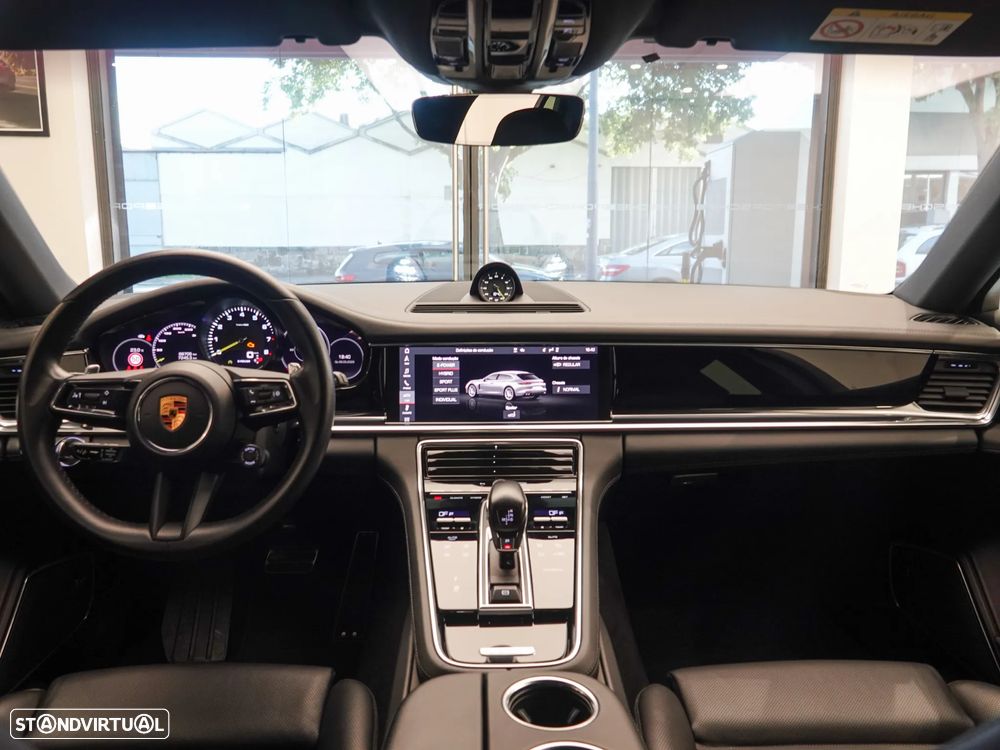 Porsche Panamera Sport Turismo 4 E-Hybrid - 36