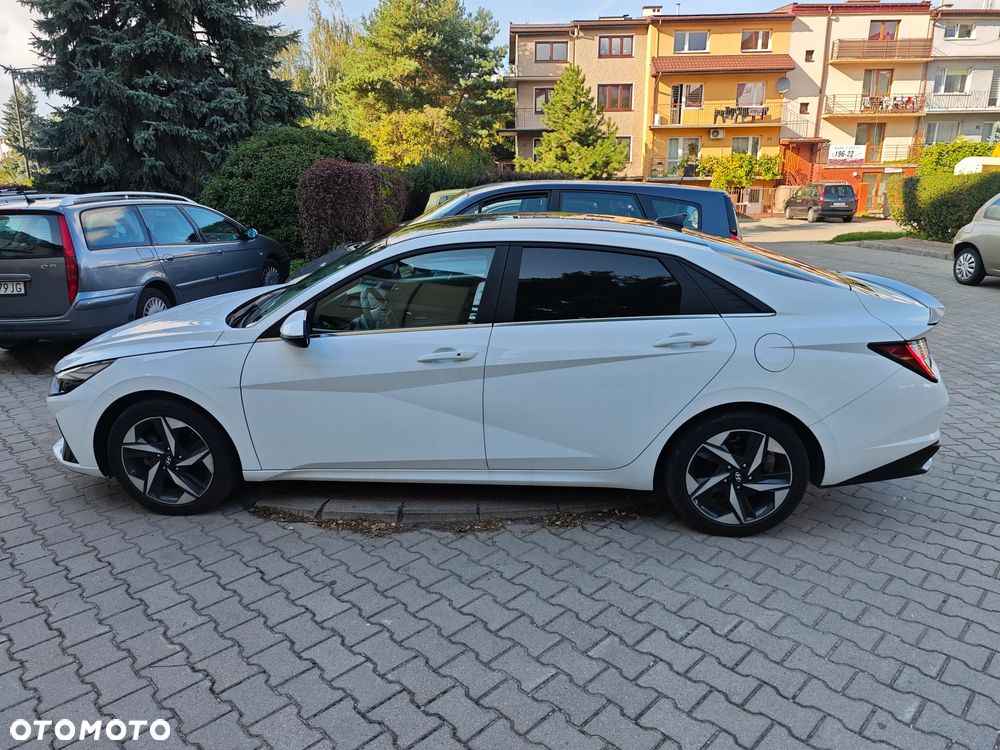 Hyundai Elantra 1.6 Executive CVT - 8