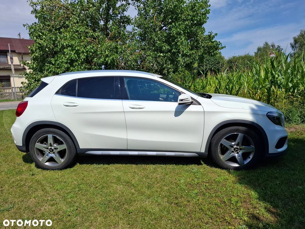 Mercedes-Benz GLA - 1