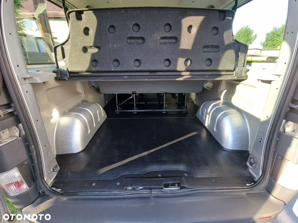 Opel Vivaro - 14