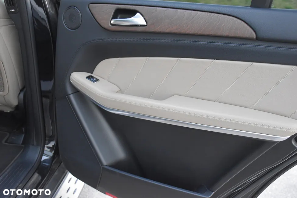 Mercedes-Benz GL 350 BlueTec 4-Matic - 31