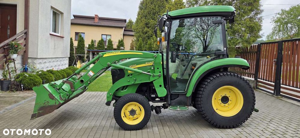 John Deere 3720 - 8