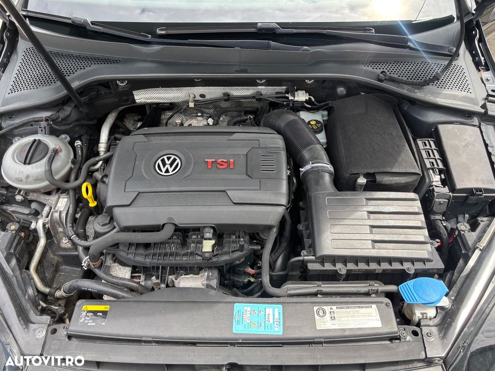 Volkswagen Golf - 22
