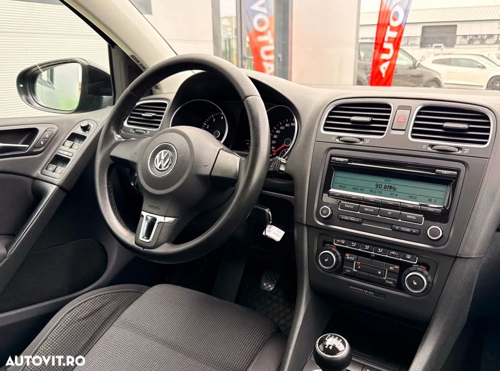 Volkswagen Golf - 9