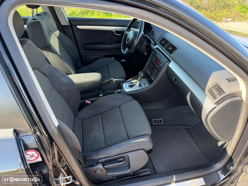 Audi A4 2.0 TDI Advance Multitronic - 23