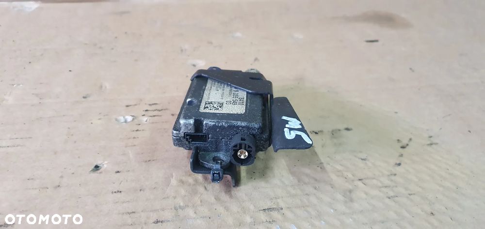 Moduł sterownik HUB USB BMW M5 G30 F90 9355549 - 4