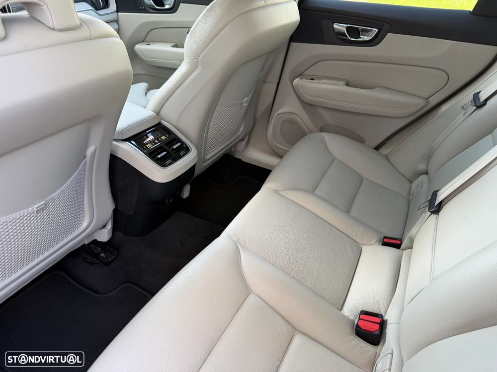 Volvo XC 60 2.0 B4 Inscription Geartronic - 13