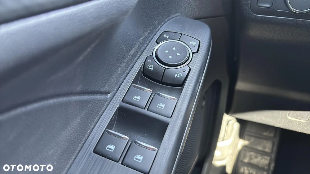 Ford Kuga 2.5 FHEV FWD ST-Line X - 31