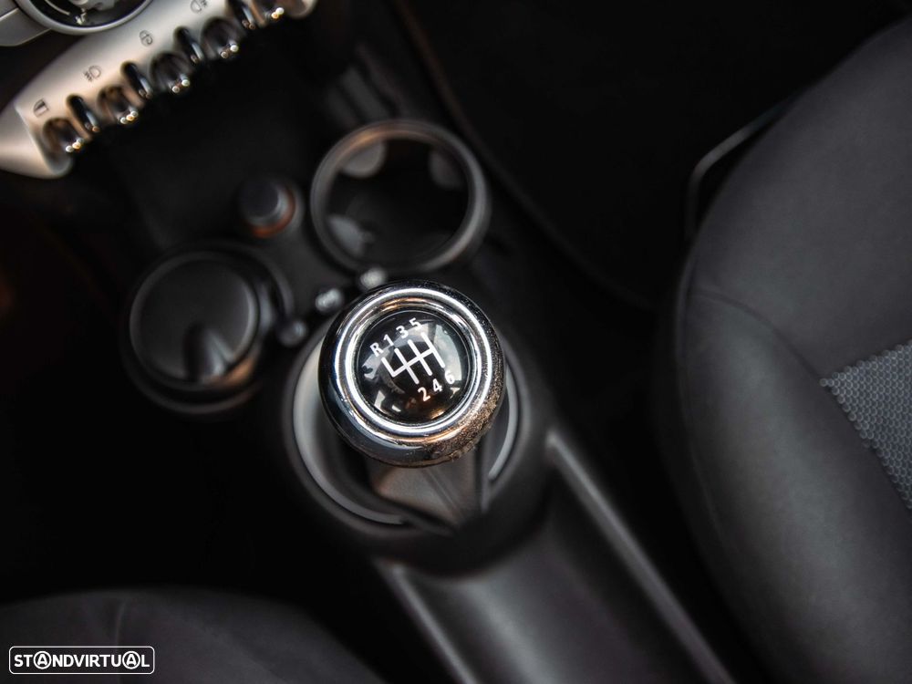 MINI 3 Portas Cooper D - 25