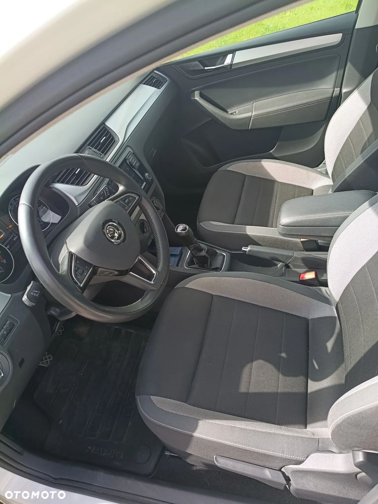 Skoda RAPID 1.0 TSI Ambition - 8