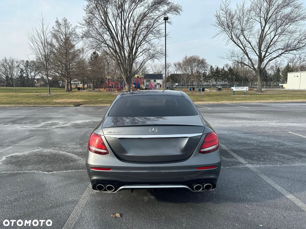 Mercedes-Benz Klasa E 300 9G-TRONIC AMG Line - 4