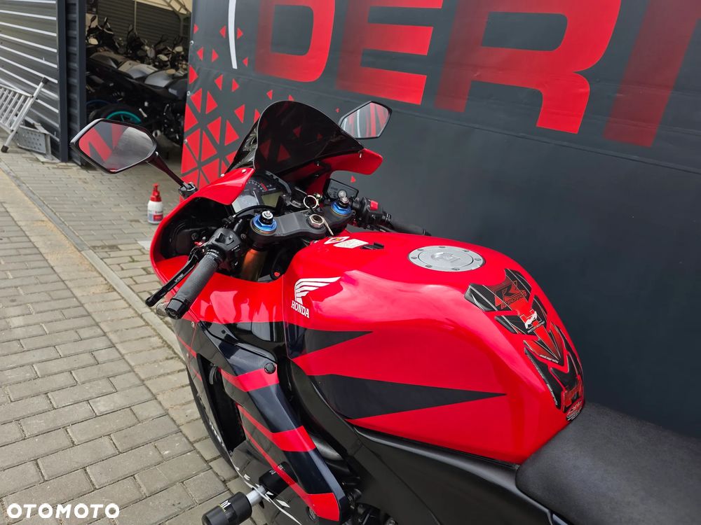 Honda CBR - 9