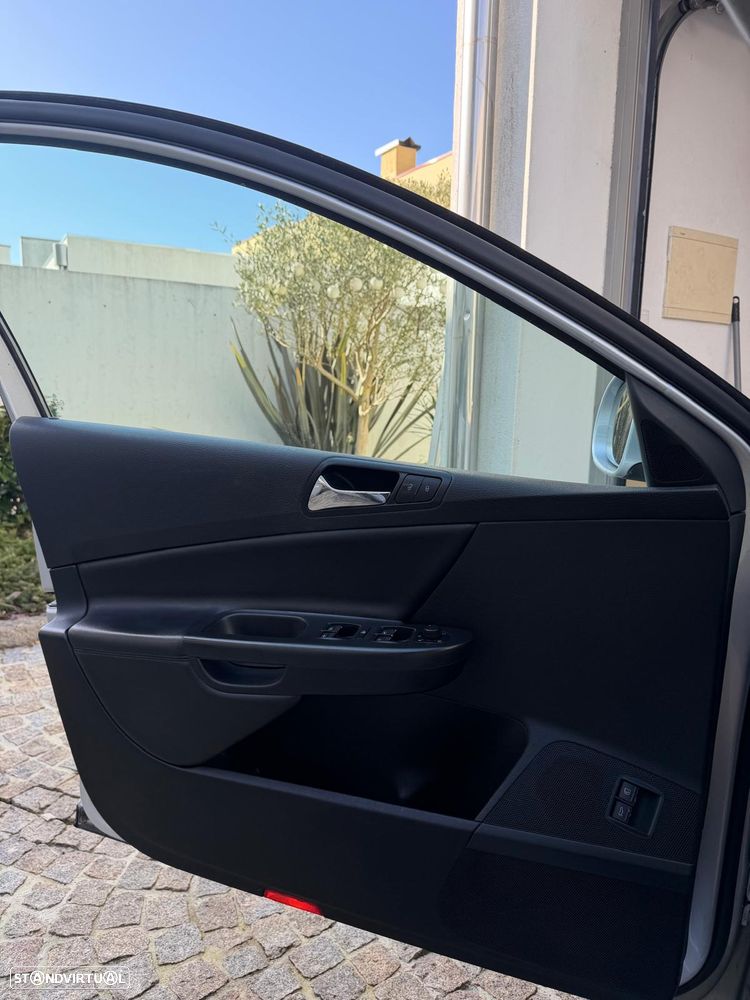 VW Passat - 8