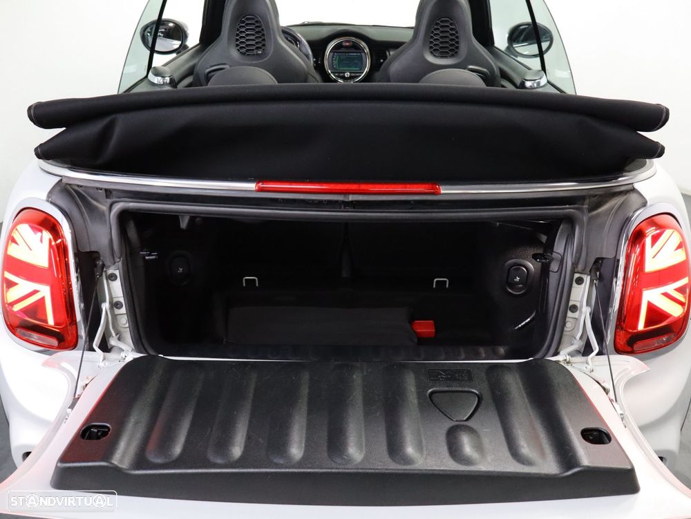 MINI Cabrio Cooper Premium Plus JCW Auto - 34