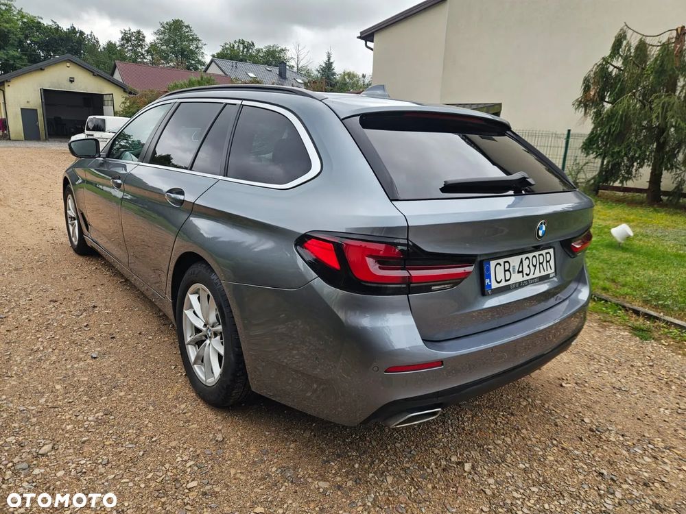BMW Seria 5 520d xDrive Sport - 3
