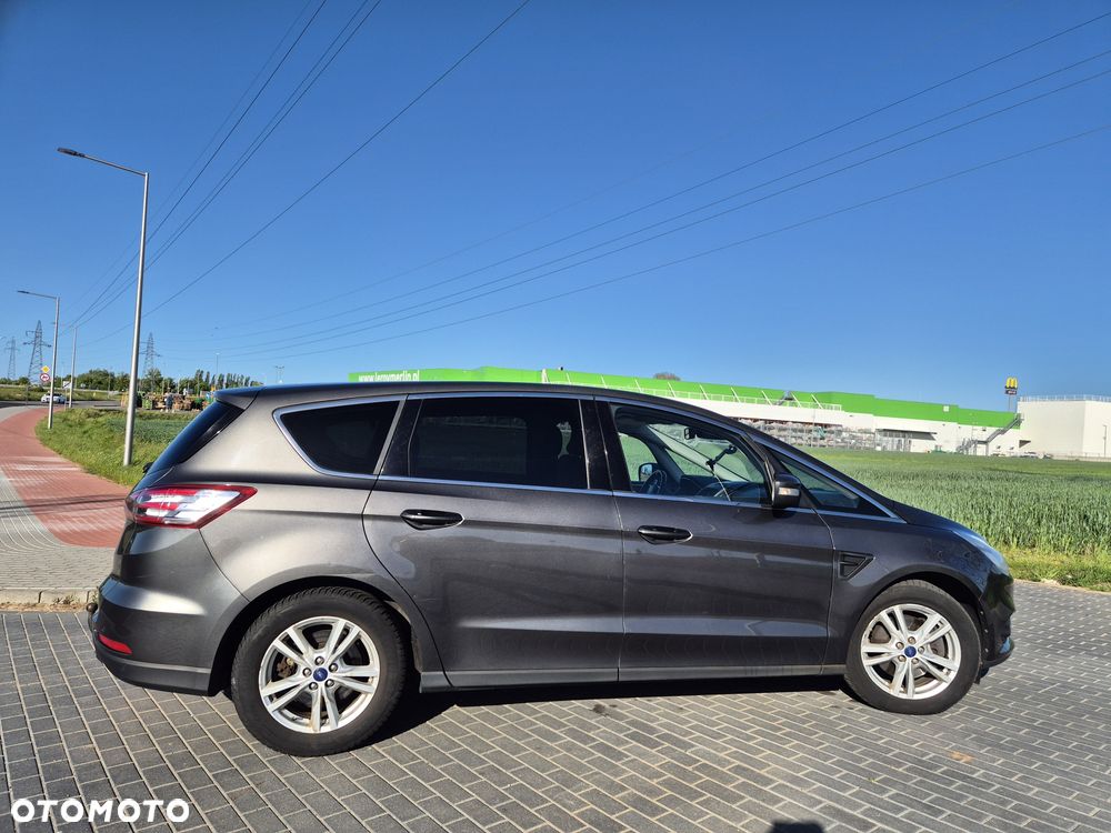 Ford S-Max - 11