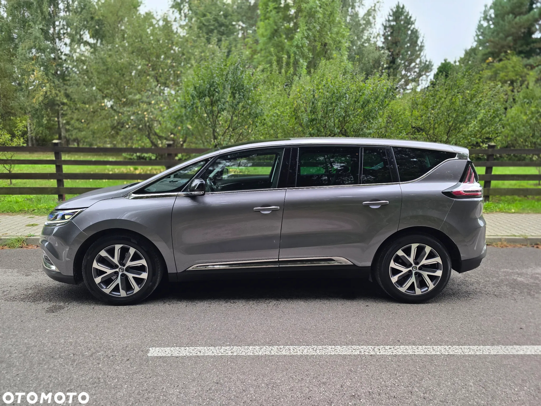 Renault Espace 1.6 dCi Energy Initiale Paris EDC 7os - 17